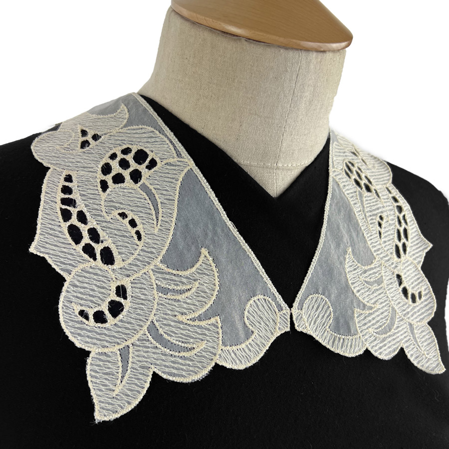 lace collar, Vintage Delicate Embroidered Cotton Lace Collar