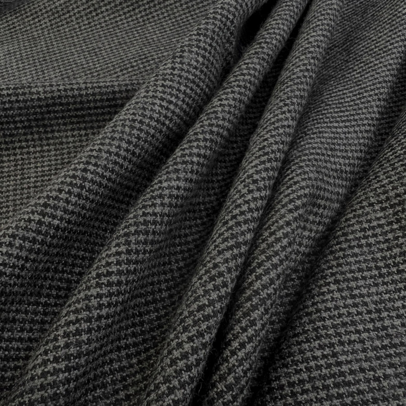 https://www.croftmill.co.uk/images/pictures/00-2023/08-august-2023/loose_change_italian_wool_check_houndstooth_black_grey_suiting_fabric_cu-(840x840).jpg?v=58e88e8f