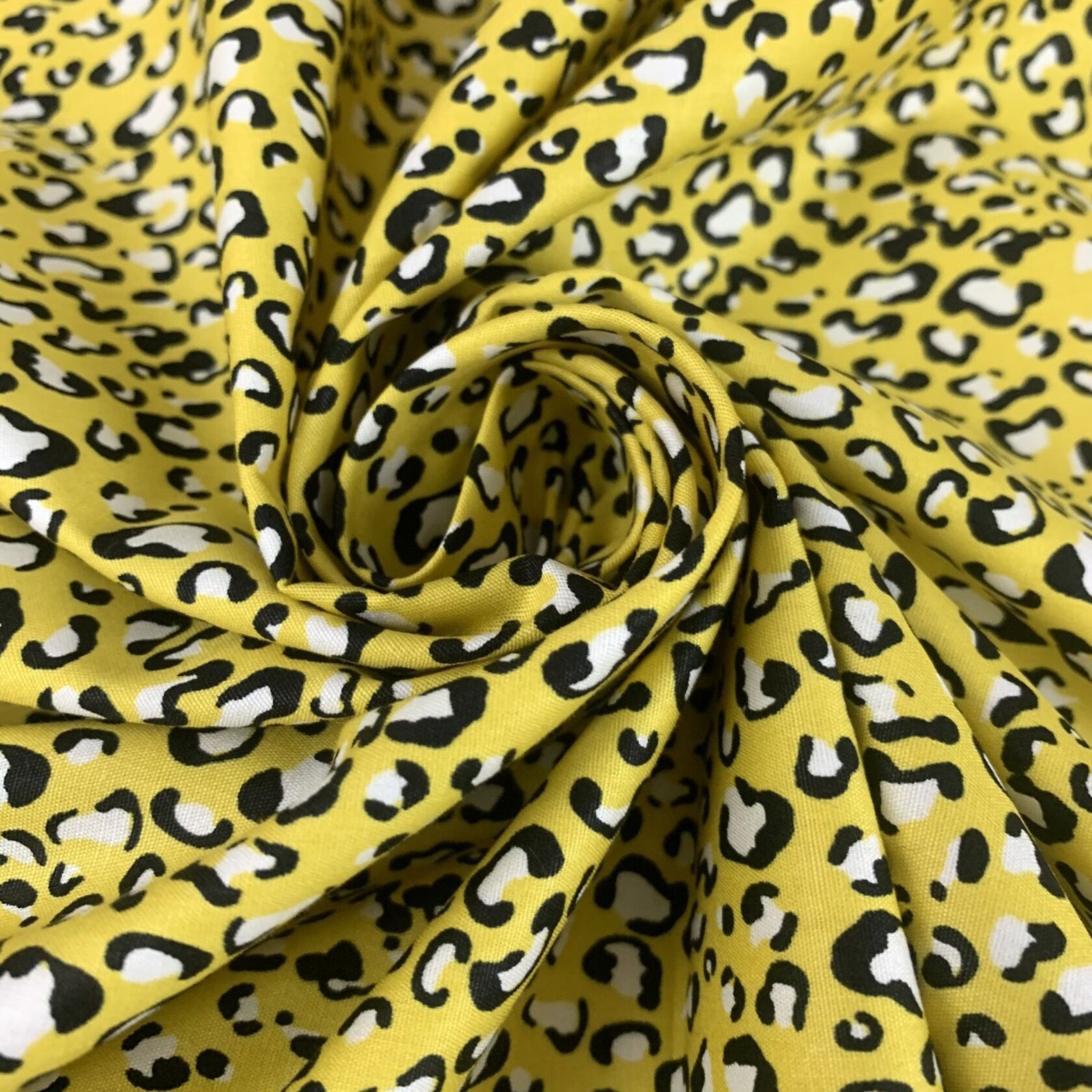 Fabric, Scuba Print Fabric, Leopard Print Scuba Fabric per 1/2