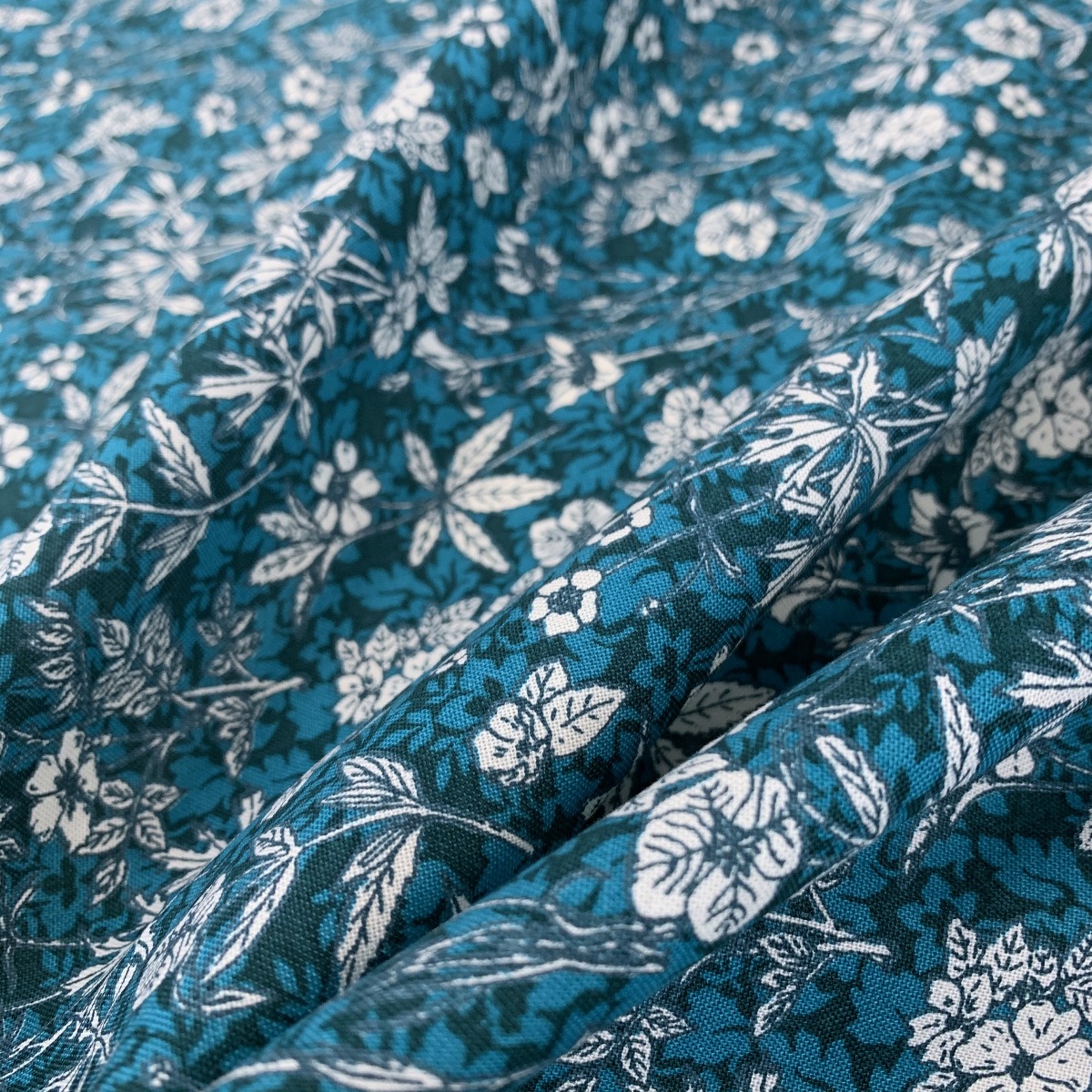 Stof Japanese Cotton Dressmaking Fabric - Turquoise Garden
